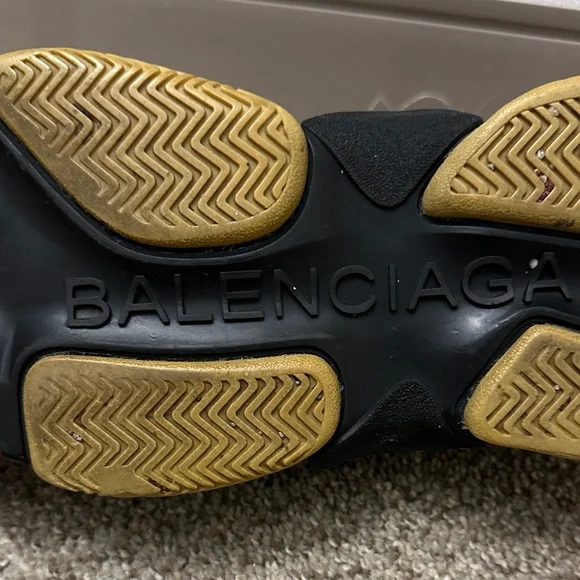 Balenciaga Men's Black and Red Sneakers - Picture 5 of 5